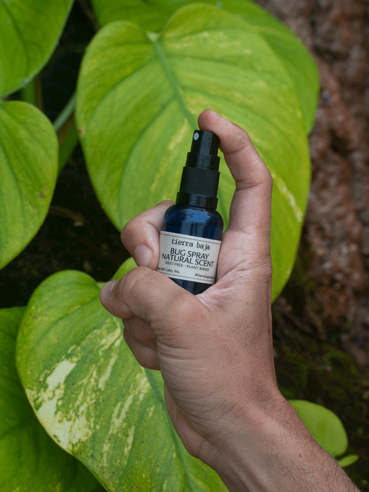 Natural repellent with a natural base and essential oils